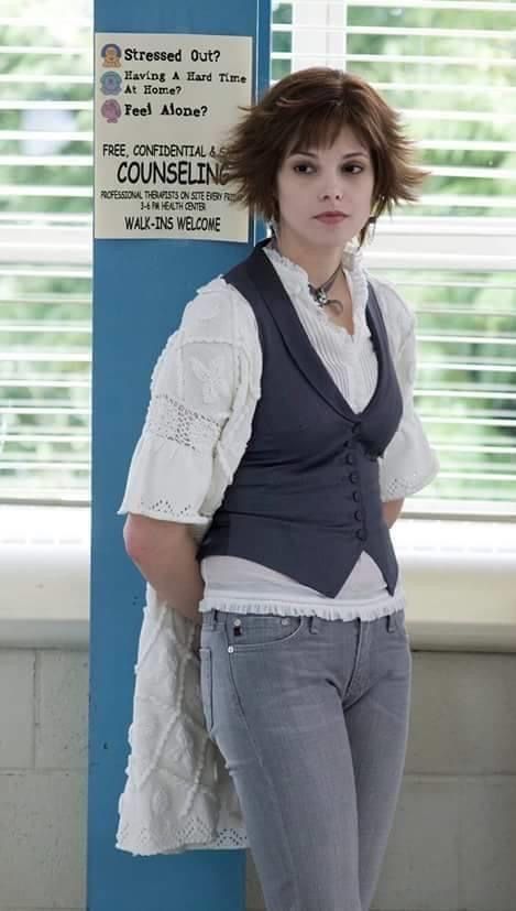 Alice Cullen Outfits, Alice Twilight, Twilight Outfits, Twilight Photos, Alice Cullen, Concept Clothing, Swag Girl Style, Ashley Greene, The Twilight Saga