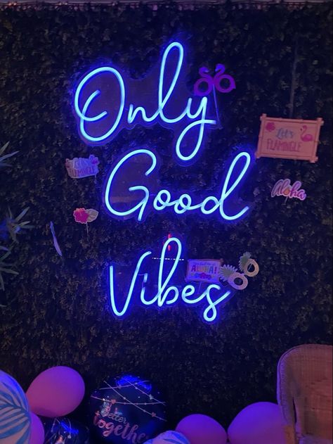 Neon Quotes Wallpaper Iphone, Neon Words Wallpaper, Pink Glitter Wallpaper, Neon Signs Quotes, Neon Quotes, Neon Words, Beautiful Wallpapers For Iphone, Neon Aesthetic, Cute Emoji Wallpaper