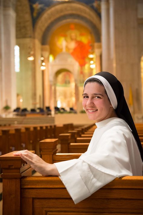 Simple Vows, Dominican Sisters, Consecrated Life, Providence College, Saint Cecilia, Nuns Habits, Monastic Life, Church Pictures, College Graduate