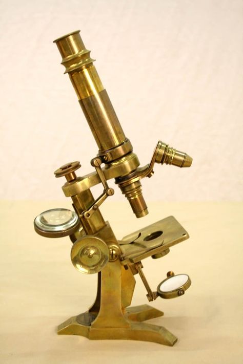 Vintage Microscope, Medical Antiques, Science Tattoo, Steampunk Gadgets, Science Tools, Fantasy Props, Laboratory Equipment, Vintage Medical, Microscopes