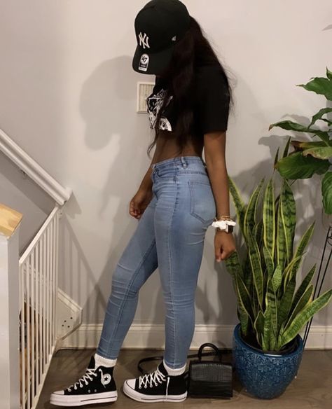 Chuck Taylors Outfit Black Women, Converse Outfits Women, Outfit With Converse, Outfit Ideas Converse, Outfits Lookbook, Swag Outfits For Girls, Teenage Fashion, Outfits With Converse