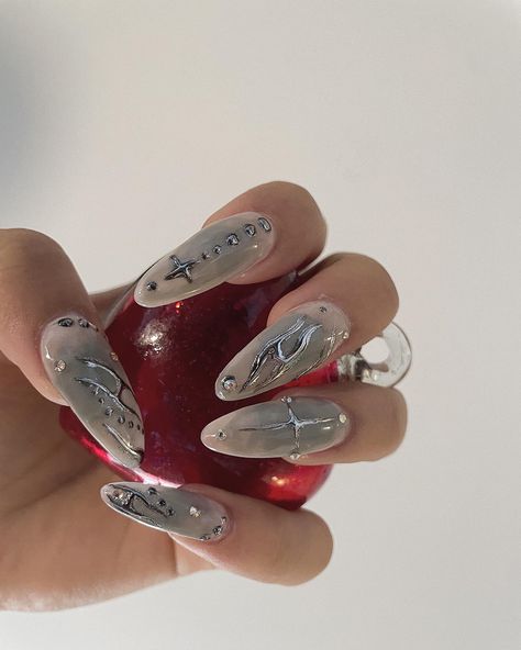 enhypen nails acubi style Enhypen Concert Outfits Ideas, Kpop Nails Enhypen, Enhypen Fate Nails, Acubi Nail Designs, Acubi Nail Art, Enhypen Fate Tour Outfit Ideas, Enhypen Fate Concert Outfit, Enhypen Nails Ideas, Enhypen Concert Outfit Ideas Fate