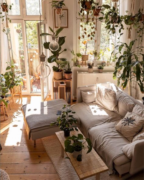 A Small Relaxed Bohemian Home Filled With Plants Apartment Aesthetic, Style Deco, Room With Plants, Decoration Inspiration, Boho Living Room, Living Room Inspo, Scandinavian Home, Bedroom Aesthetic, Aesthetic Bedroom