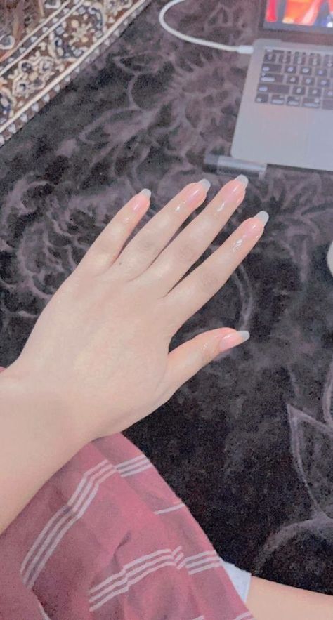 Girls Hands Dpz, Aesthetic Status, Kids Gold Jewelry, Best Friend Pictures Tumblr, Ombre Acrylic Nails, Girls Mirror, Gel Nails Diy, Nail Care Routine, Cute Couple Poses