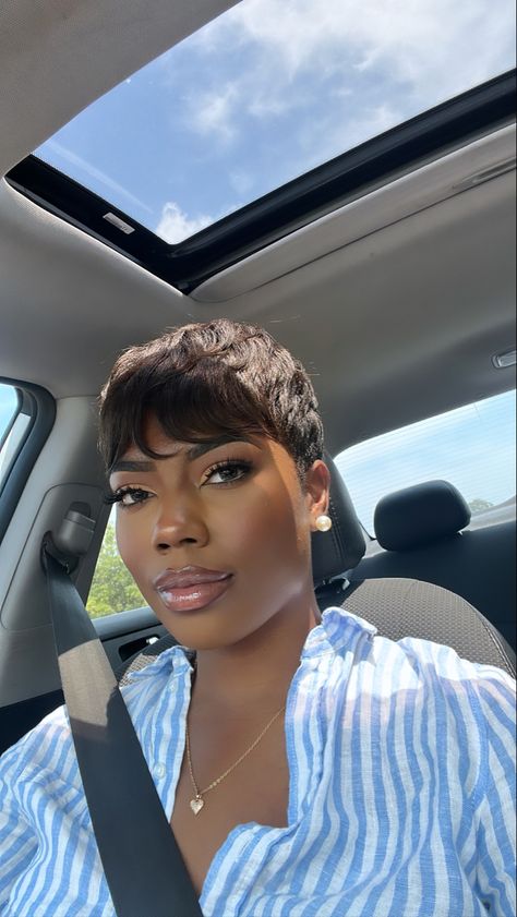 Honey Brown Pixie Haircut Black Women, Pixie Haircut Weave, Light Brown Pixie Haircut Black Women, Pixie Haircut Wig, Brown Pixie Cut Black Women, Pixie Wig Hairstyles, Teyana Taylor Short Hair, Pixie Cut Chubby Face, Pixie Cut Outfits