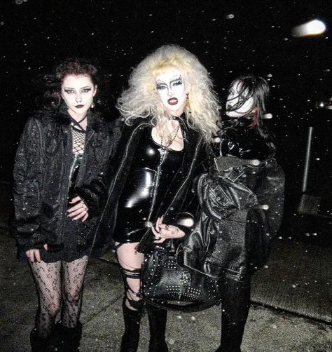 80s goth 80s Goth Club, New Wave Goth Fashion, Goth Fashion 80s, Industrial Goth Fashion, Goths 80s, 80s Goth Hair, 80s Goth Aesthetic, 80s Goth Outfits, Real Goth Outfits