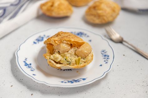 Baked Scallop Pies — Everyday Gourmet Scallop Appetizer, Prawn Fish, Fresh Scallops, Butter Puff Pastry, Baked Scallops, Small Oven, Cooking Cream, Pies Maker, Savory Pastry