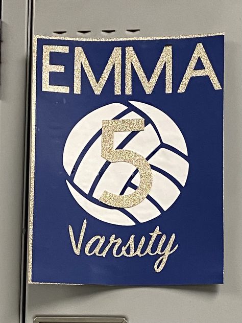 Senior Day Posters, Volleyball Poster Ideas For Players, Volleyball Locker Signs, Big Sis Lil Sis Gifts, Volleyball Poster Ideas, Locker Room Decor, Volleyball Locker Decorations, Volleyball Decorations, Homemade Posters