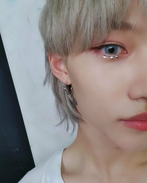 Concert Makeup, Make Up Inspo, Kids Makeup, Art Style Inspiration, Without Makeup, Felix Stray Kids, Makeup Inspo, Maquillaje De Ojos, Makeup Inspiration