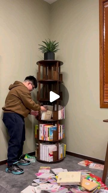 Round Bookshelf, Unique Decor Ideas, Book Shelf, Wooden Shelves, Unique Decor, Bookshelves, Decor Ideas, Design Trends, Woodworking