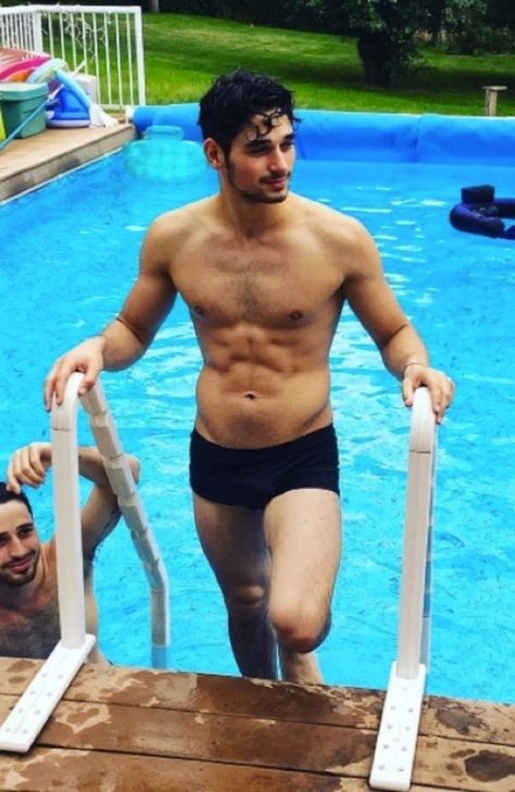 Alan Bersten, Shirtless Men, Warner Bros, Celebrity Photos, Photo Galleries, Social Media