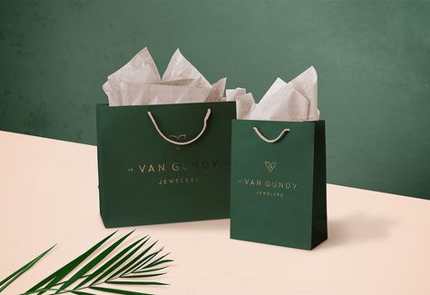 Van Gundy Jewelers on Behance Bag Packaging Design, Luxury Paper Bag, Jewelry Packaging Design, Shopping Bag Design, Paper Bag Design, Luxury Packaging Design, Jewelry Packaging Box, Box Packaging Design, Diy Gift Box