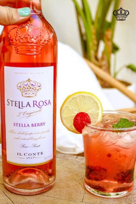 Stella Rose Wine, Stella Rosa Wine Recipes, Wine Spritzer Recipe, Stella Rosa Wine, Berry Cocktail, Wine Cocktail Recipes, Stella Rosa, Wine Spritzer, Stella Rose