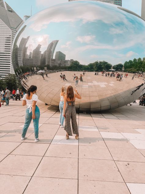 chicago, chi town, chicago illinois, chicago places to visit, big cities, trio pics, three people pic inspo, chicago bean, chi bean, the bean, chicago city 🌃 🌙❤️‍🔥 The Bean Aesthetic Chicago, Chicago Inspo Pics, Chicago Bean Pictures Ideas, Chicago Bean Pictures, Chicago Bachelorette Party, Chicago Birthday, Travel Besties, Chicago Places To Visit, The Bean Chicago