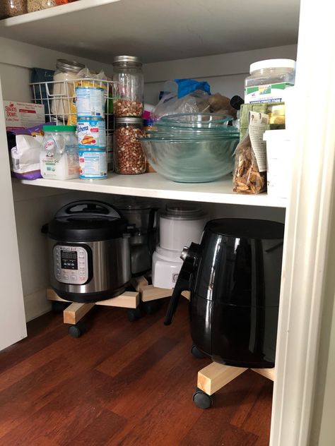 10 Tips for Properly Organizing a Pantry | Apartment Therapy Kitchen Cabinet Organization Ideas, Architecture Renovation, Best Kitchen Cabinets, Hanging Closet Organizer, Creative Storage Solutions, Hanging Closet, Kitchen Cabinet Organization, Drawer Dividers, Creative Storage