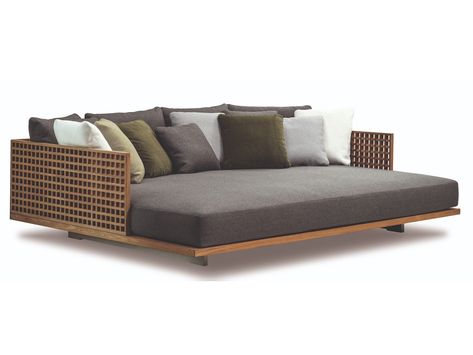 QUADRADO | Garden bed By Minotti design studio mk27, Marcio Kogan Sofa Area Externa, Studio Mk27, Daybed Design, Outdoor Living Design, Outdoor Daybed, Material Bed, Design Del Prodotto, Banquette, Outdoor Lounge