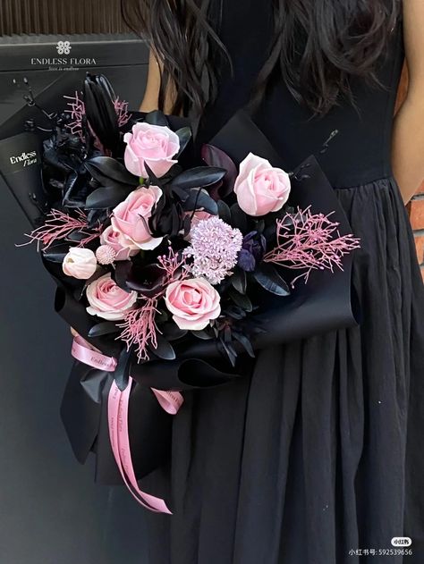 Endless Flora, Black And Pink Flowers, Florist Studio, Black Bouquet, Flower Boquet, Luxury Flower Bouquets, Fancy Flowers, Flower Bouquet Diy, Boquette Flowers