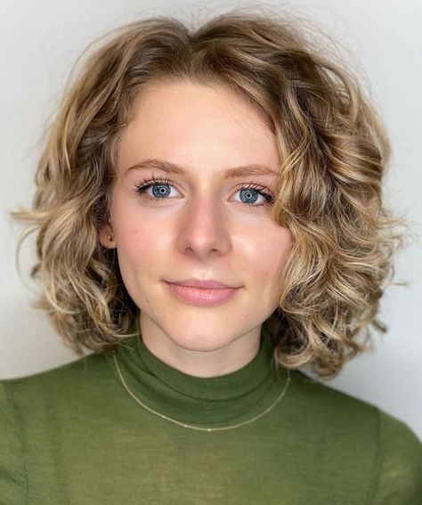 Medium Length Curly Bob, Straight Bob Haircut, Blonde Curly Wig, Cute Bob Hairstyles, Textured Haircut, Low Maintenance Haircut, Wigs Synthetic, Wavy Haircuts, Natural Wavy Hair