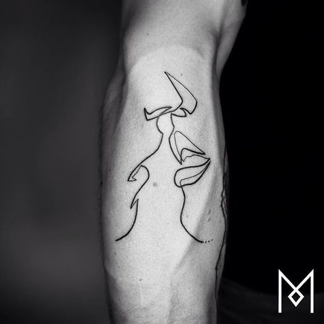 10+ Incredible Tattoos Created Using A Single Continuous Line By Mo Ganji Continuous Line Tattoo, Simple Line Tattoo, 9 Tattoo, Mo Ganji, Kiss Tattoos, One Line Tattoo, Tattoo Couple, Tattoos Infinity, Omerta Tattoo