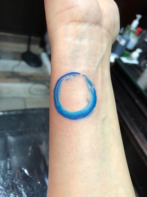 Blue Circle Tattoo, Enso Symbol Tattoo, Mindfulness Symbol, Enso Symbol, Enso Tattoo, Japanese Word Meaning, Minimalist Tattoo Meaning, Enso Circle, Untethered Soul