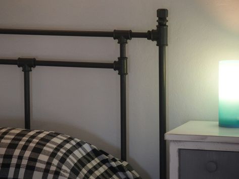 Pipe Headboard, Headboard Diy, Pillow Headboard, La House, Hunting Cabin, Vintage Industrial Furniture, Diy Headboards, Black Pipe, Frame Headboard