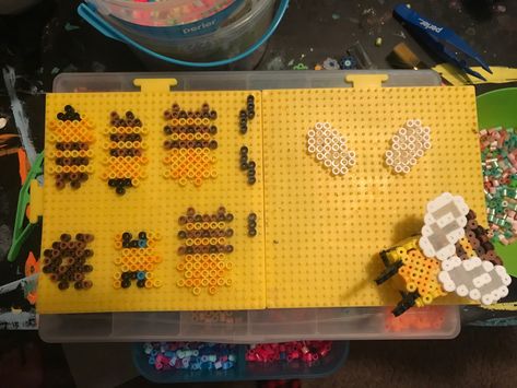 Minecraft Bee Perler Beads 3d, 3d Minecraft Bee, Minecraft Bee Perler Beads, Bee Perler Beads, Minecraft Bee, Hama Beads 3d, 3d Pen Art, Diy Minecraft, Perler Ideas