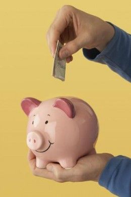 5 Saving Money Tips for People who Live Alone Living Alone Tips, Safe Money, I Live Alone, Saving Money Tips, Live Alone, Saving Money Budget, Survival Camping, Living Alone, Make It Rain