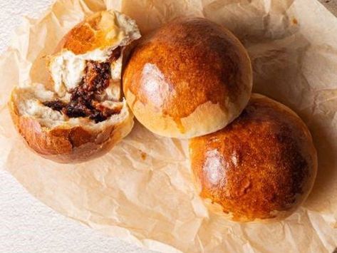 Hong Kong Style Baked Char Siu Bao Char Siu Bao Recipe, Bao Recipe, Char Siu Bao, Siu Bao, Char Siu Pork, Organic Bread, Char Siu, Hong Kong Style, Hoisin Sauce