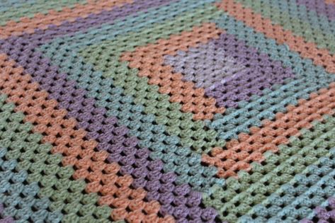 Log Cabin Crochet Pattern, Log Cabin Crochet, Cabin Crochet, Cabin Blanket, Baby Blanket Tutorial, Cabin Designs, Striped Crochet Blanket, Afghans Crochet, Easy Baby Blanket