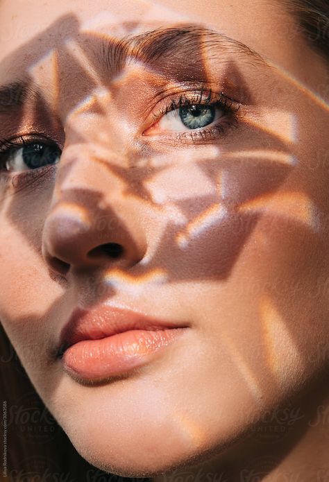 "Model With Crystal Shade On Face" by Stocksy Contributor "Liliya Rodnikova" - Stocksy Face Foto, Light Reflection And Refraction, Reflection And Refraction, Crystal Photography, Biomedical Science, Crystal Lighting, Crystal Light, Light Reflection, Light Art