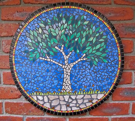 DavRah Mosaics - Mosaic Tree | Flickr - Photo Sharing! Tree Of Life Mosaic, Mosaic Trees, Mosaic Tree, Tree Mosaic, Mosaic Stepping Stones, Mosaic Garden Art, Tree Mural, Mosaic Art Projects, Mosaic Tile Art