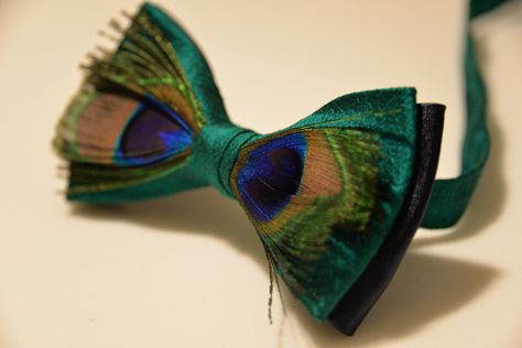 Feather Bow Ties, Green Bow Tie, Purple Feather, Flower Store, Black Bow Tie, Bow Tie Wedding, White Feathers, Mens Bow Ties, Custom Wedding