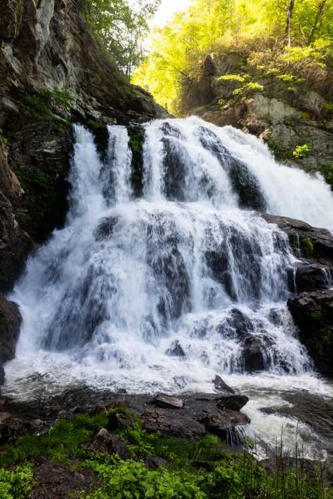 You Can Hike To 9 Waterfalls All Within 10 Miles Of This Charming North Carolina Town Nc Waterfalls, Highlands North Carolina, Only In Your State, Highlands Nc, Cozy Places, North Carolina Travel, Nc Mountains, Old Orchard, Mountain Vacations