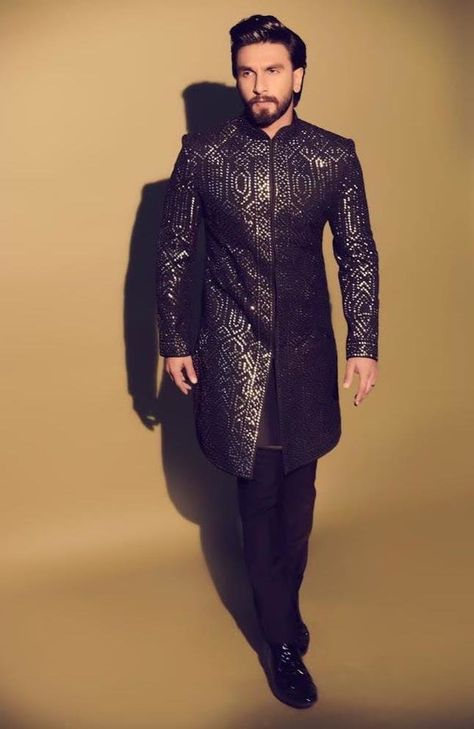 Akash Ambani, Ambani Wedding, Sherwani For Men Wedding, Wedding Kurta For Men, Groom Dress Men, Indian Groom Wear, Wedding Dresses Men Indian, Sangeet Outfit, Mehendi Outfits