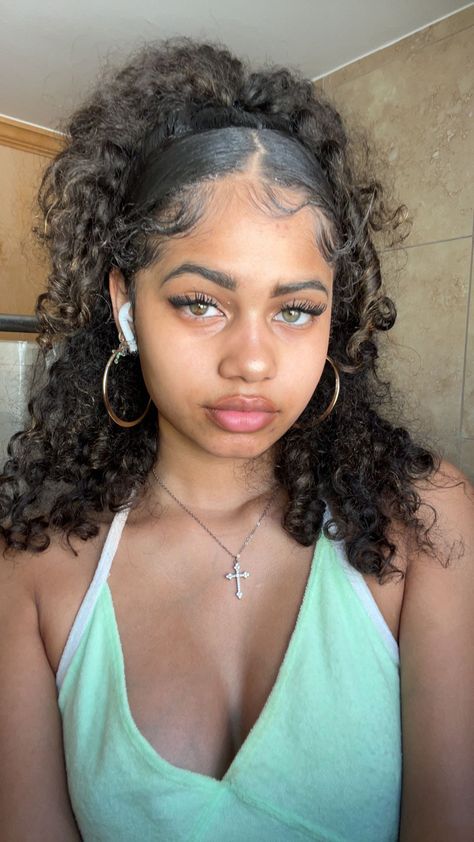 Boujee Curly Hairstyles, Cute Curly Slick Hairstyles, Hairstyles On Curly Hair Natural Curls, Hairstyles For Curly Hair Natural Easy, Pretty Hairstyles Curly Hair, Straight Curls Hairstyles, Non Slick Curly Hairstyles, Slick Hairstyles Baddie Curly Hair Short, Y2k Hairstyles For Curly Hair