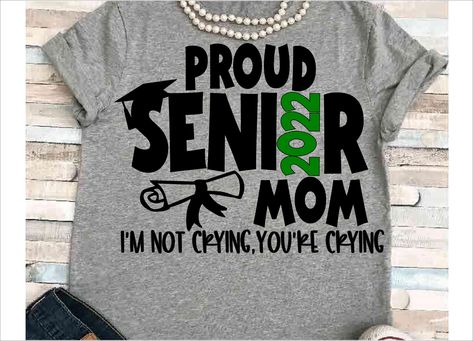 Senior Mom Shirts, Softball Sign, Track Mom, Cheerleading Mom, Softball Stuff, Baseball Crafts, Parent Night, Senior Shirts, Pom Pom Girl