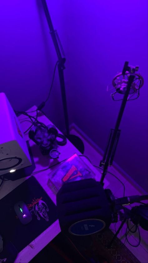 Mini Recording Studio, Music Studio Aesthetic, Career Lifestyle, Music Recording Studio, Guitar Room, Recording Studio Home, Music Studio Room, Home Recording Studio, Crazy Wallpaper