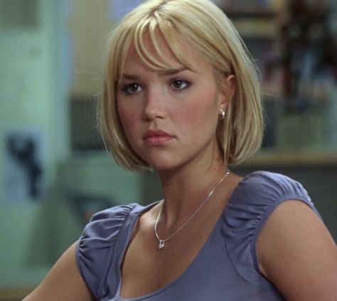 Blonde Bob 90s, Arielle Kebbel Short Hair, Arielle Kebbel, 90s Hairstyles, Peinados Fáciles Para Cabello Corto, Hair Blonde, Short Blonde, Blonde Bobs, Short Blonde Hair