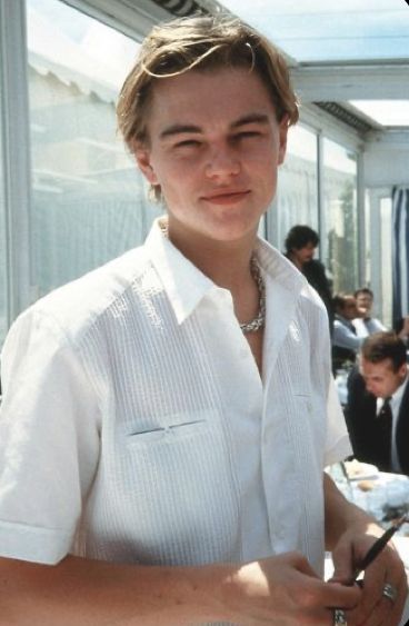 aesthetic young leonardo dicaprio Leonard Dicaprio, Leonardo Dicaprio Photos, Jay Gatsby, Beau Film, Leonardo Dicaprio 90s, Jack Dawson, Young Leonardo Dicaprio, 90s Men, Leo Dicaprio