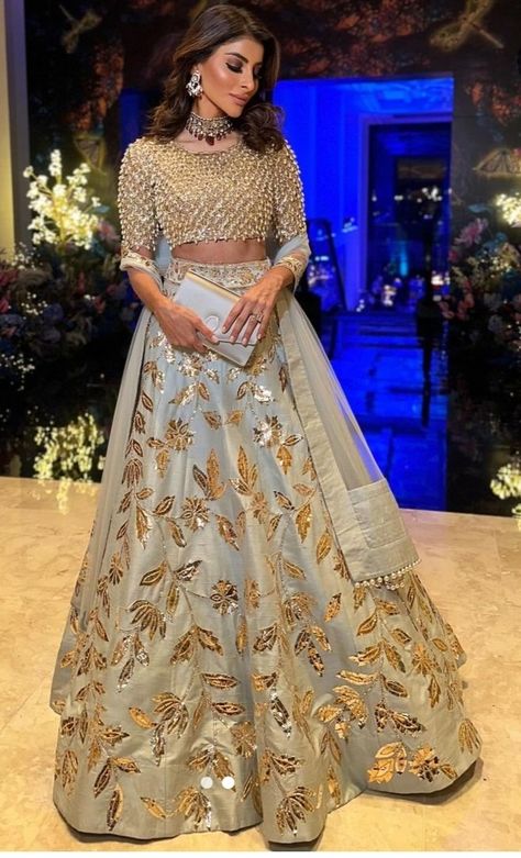 Heavy Lehenga, Lehenga Design, Fancy Sarees Party Wear, Trendy Blouse, Stylish Party, Trendy Blouses, Trendy Blouse Designs, Party Wear Indian Dresses, Lehenga Designs