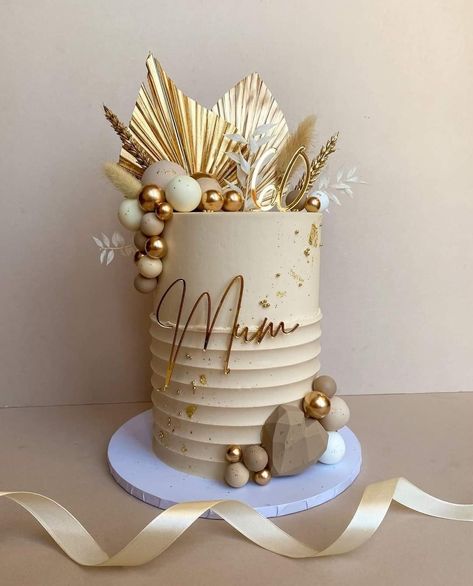 Gold Birthday Cake For Women, Neutral Cake Ideas, Tall Cake Designs, Mum Cake, Gold Cakes, Semi Naked Cake, Cake With Gold, Tall Cake, Boho Cake