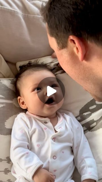 559K likes, 3,663 comments - thelitlecute el November 29, 2023: "#babygirl #babyboy #babywearing #toddler #cutebaby #sweetbaby #parenting #babyshower #babyootd #babyoutfit #toddlerlife #newborn". Newborn Baby Videos, New Borned Baby, Baby Videos Cute, Funny Babies Dancing, Babies Videos, Father Baby Photography, Funny Babies Laughing, Funny Baby Videos, Newborn Video