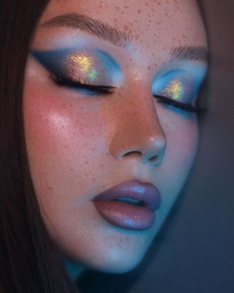 Fall Eyeshadow, Cute Eyeshadow Looks, Shimmery Eyeshadow, Graphic Makeup, Best Eyeshadow, Gold Makeup, Eye Makeup Art, Editorial Makeup, Glitter Eyeshadow