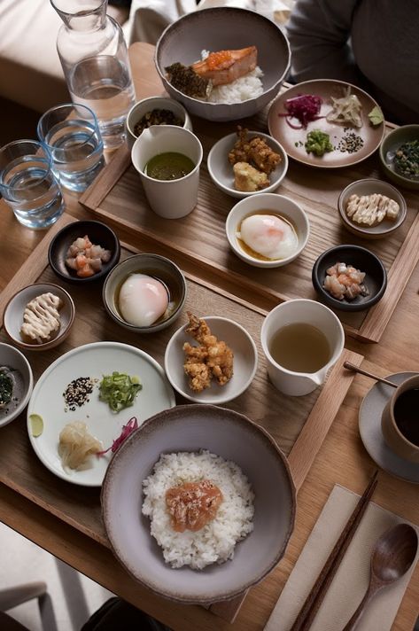 Best Ochazuke Teishoku - Chiaki Teishoku Set, Modern Japanese Food, Asian Recipe, Aesthetic Foods, Small Plate, Food Plating, Small Plates, Korean Food, Cafe Restaurant