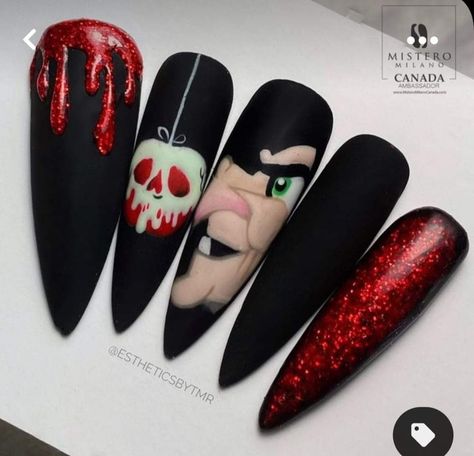 Snow White Halloween Nails, Snow White Nails Acrylic, Evil Queen Nails Disney, Snow White Nails Designs, Disney Villains Nails, Spooky Disney Nails, Villian Nails, Disney Villain Nails, Winter Nail 2023