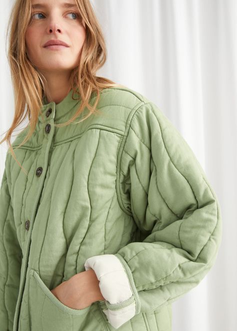 Quilted Jacket Outfit, Green Quilted Jacket, Linen Quilt, Quilt Jacket, Jacket Outfit, Fashion Story, Quilted Jacket, Look Cool, Jacket Outfits