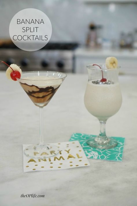 Banana Split Alcoholic Drink, Banana Split Drink Cocktails, Banana Split Martini, Banana Split Cocktail, Friendsmas Party, Boho Colors, Banana Drinks, Drinks Alcohol, Martini Recipes