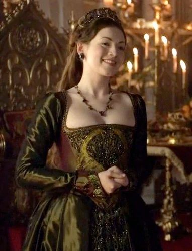 The Tudors Costumes, Princess Of England, Mary Tudor, Tudor Dress, Sarah Bolger, Tudor Costumes, The Tudors, Catherine Of Aragon, Peacock Dress