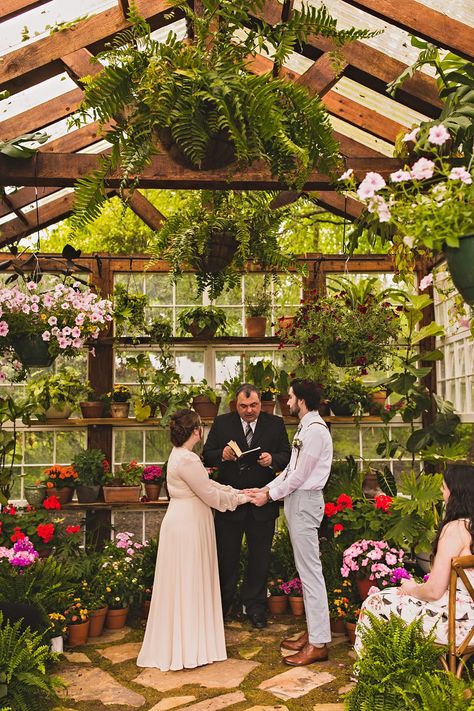 Greenhouse Micro Wedding, Greenhouse Wedding Venue Ideas, Small Greenhouse Wedding, Wedding Venue Forest, Beach Micro Wedding, Greenhouse Cottage, Micro Wedding Venues, Marquee Decor, Vaughan House