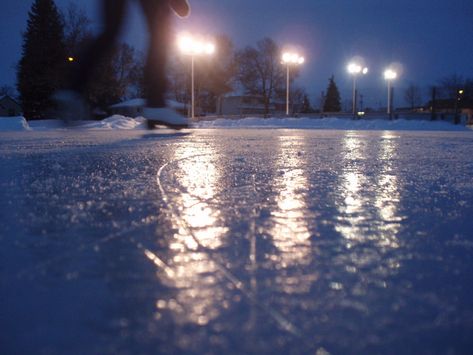 Ice Skating London, Skate Aesthetic Wallpaper, Outdoor Hockey Rink, Ice Skating Photography, Ice Skating Pictures, Ice Aesthetic, Outdoor Ice Skating, Skating Pictures, Christmas Skating